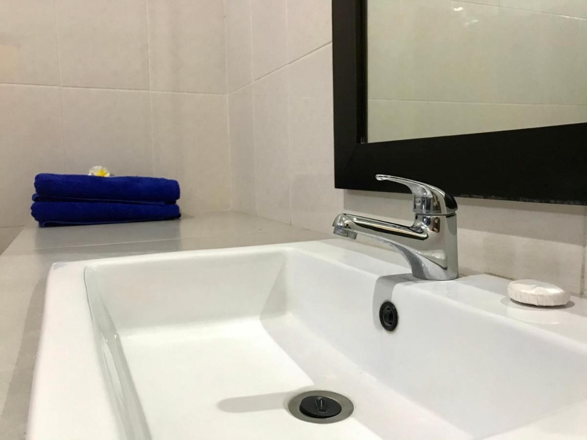 The Celuk Homestay Jimbaran Εξωτερικό φωτογραφία